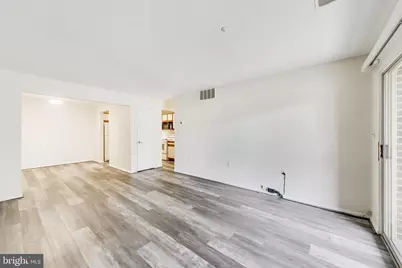 18401 Guildberry Drive #104, Gaithersburg, MD 20879 - Photo 7