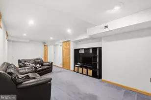 18906 Lindenhouse Rd, Gaithersburg, MD 20879 - Photo 35