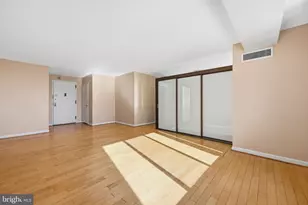 5225 Pooks Hill Rd, Bethesda, MD 20814 - Photo 9