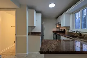 11181 Captain's Walk Ct, North Potomac, MD 20878 - Photo 3