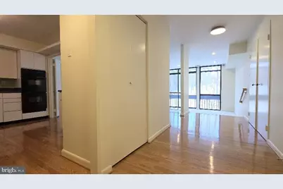 4960 Sentinel Drive #10-401, Bethesda, MD 20816 - Photo 5
