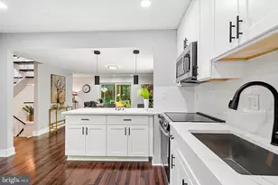 9201 Three Oaks Dr, Silver Spring, MD 20901 - Photo 5