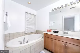 12019 Montrose Park, North Bethesda, MD 20852 - Photo 21