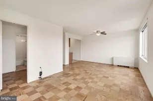 10201 Grosvenor Pl, Rockville, MD 20852 - Photo 9