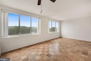 10201 Grosvenor Pl, Rockville, MD 20852 - Photo 5