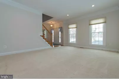 10817 Maplecrest Ln, Potomac, MD 20854 - Photo 7