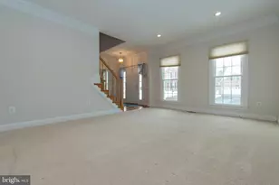 10817 Maplecrest Ln, Potomac, MD 20854 - Photo 7