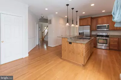 10817 Maplecrest Ln, Potomac, MD 20854 - Photo 11