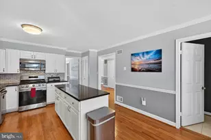 14 Fairwood Ct, Rockville, MD 20850 - Photo 15