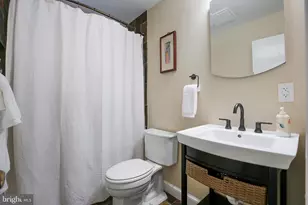 6315 Haviland Dr, Bethesda, MD 20817 - Photo 35