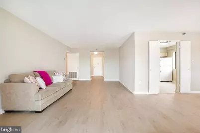 15115 Interlachen Drive #3-525, Silver Spring, MD 20906 - Photo 9