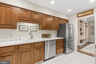 8101 Connecticut Ave, Chevy Chase, MD 20815 - Photo 17