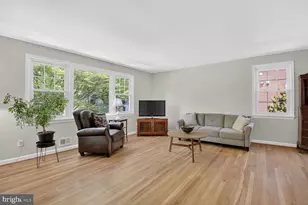 605 Blossom Dr, Rockville, MD 20850 - Photo 3