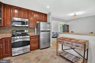 605 Blossom Dr, Rockville, MD 20850 - Photo 11
