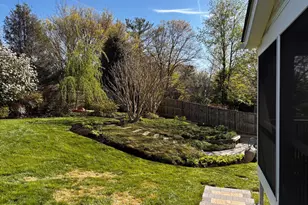 605 Blossom Dr, Rockville, MD 20850 - Photo 25