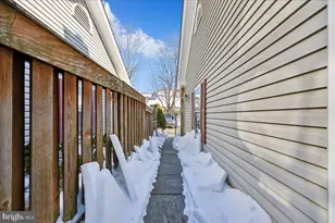 42 Tindal Springs Ct, Montgomery Village, MD 20886 - Photo 5