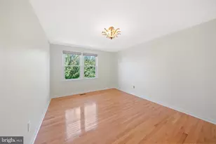 9329 Bentridge Ave, Potomac, MD 20854 - Photo 7