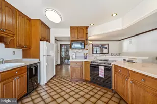 24357 Flamingo Terrace, Gaithersburg, MD 20882 - Photo 13