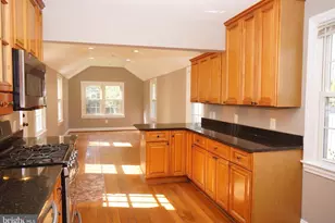 923 Lewis Ave, Rockville, MD 20851 - Photo 9