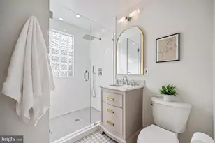 721 Mapleton Rd, Rockville, MD 20850 - Photo 19