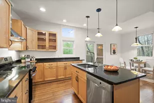 6523 79th Pl, Cabin John, MD 20818 - Photo 9