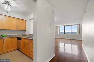 10101 Grosvenor Pl, Rockville, MD 20852 - Photo 17