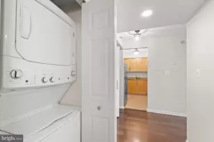 10101 Grosvenor Pl, Rockville, MD 20852 - Photo 15