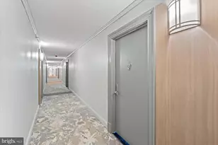 10101 Grosvenor Pl, Rockville, MD 20852 - Photo 5