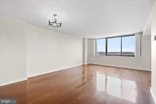 10101 Grosvenor Pl, Rockville, MD 20852 - Photo 15