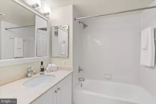 10101 Grosvenor Pl, Rockville, MD 20852 - Photo 17