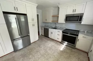 6407 Kenhowe Dr, Bethesda, MD 20817 - Photo 3