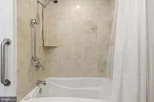 6820 Wisconsin Ave, Bethesda, MD 20815 - Photo 21