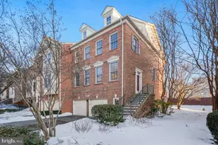 6032 Stonehenge Pl, North Bethesda, MD 20852 - Photo 3