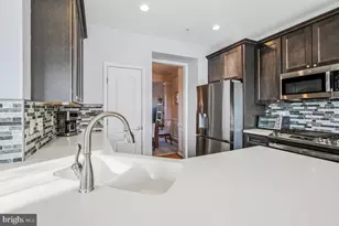 6032 Stonehenge Pl, North Bethesda, MD 20852 - Photo 23