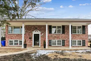 11712 Seven Locks Rd, Potomac, MD 20854 - Photo 1