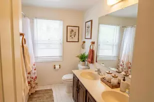 17041 Catalpa Ct, Rockville, MD 20855 - Photo 13