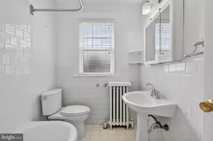 7903 Woodbury Dr, Silver Spring, MD 20910 - Photo 9