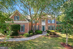 10405 Sandringham Ct, Potomac, MD 20854 - Photo 11