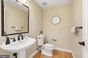 10405 Sandringham Ct, Potomac, MD 20854 - Photo 31