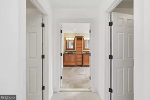 10405 Sandringham Ct, Potomac, MD 20854 - Photo 43