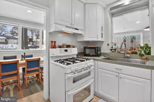 8403 Tahona Dr, Silver Spring, MD 20903 - Photo 9