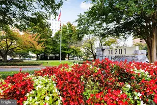 10201 Grosvenor Pl, North Bethesda, MD 20852 - Photo 37