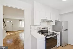 9838 Hollow Glen Pl, Silver Spring, MD 20910 - Photo 7