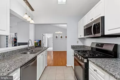 10007 Vanderbilt Circle #14, Rockville, MD 20850 - Photo 13