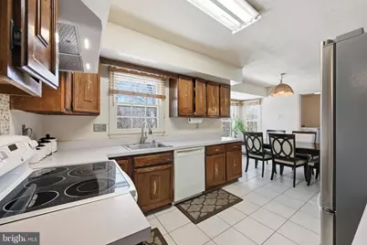 11844 Dinwiddie Drive, Rockville, MD 20852 - Photo 9