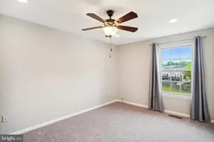 19314 Sandy Lake Dr, Gaithersburg, MD 20879 - Photo 11