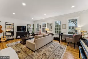 3559 Hamlet Pl, Chevy Chase, MD 20815 - Photo 3