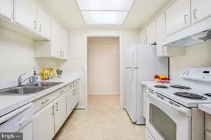 3400 Gleneagles Dr, Silver Spring, MD 20906 - Photo 13