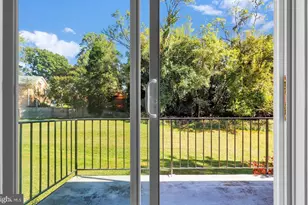 10661 Montrose Ave, Bethesda, MD 20814 - Photo 3