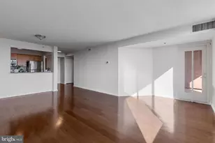 10101 Grosvenor Pl, Rockville, MD 20852 - Photo 11